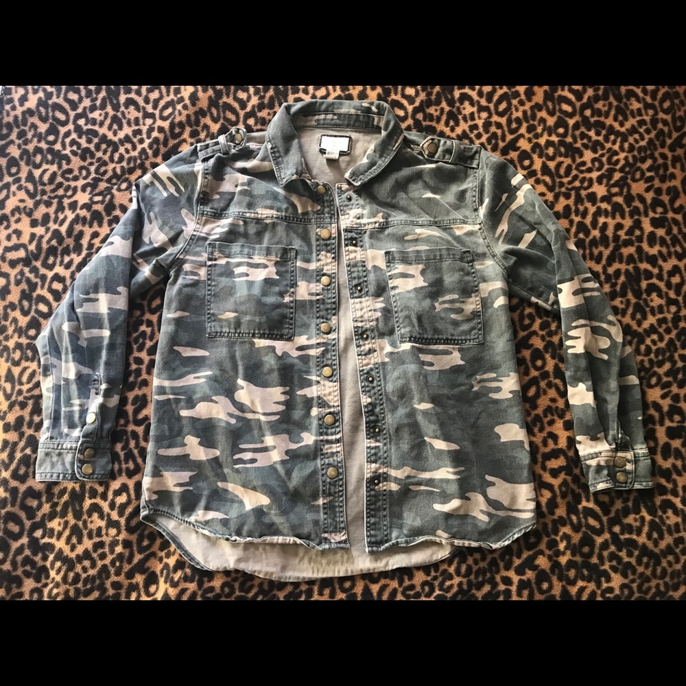 ✨ Forever 21 Camo Jean Jacket